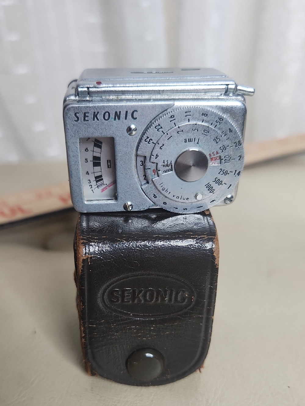 Vintage Sekonic compact incident light meter W/ original leather case